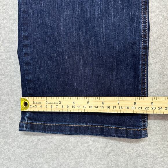 M Jeans By Maurices Classic Jeans Women's 18W Short Blue Mid Rise Denim Straight - Picture 10 of 10